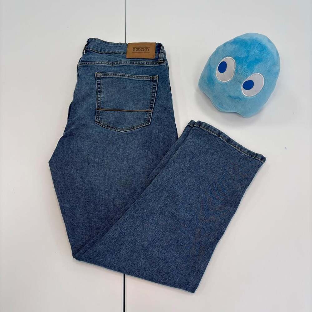 IZOD Saltwater Straight Fit Comfort Stretch Jeans